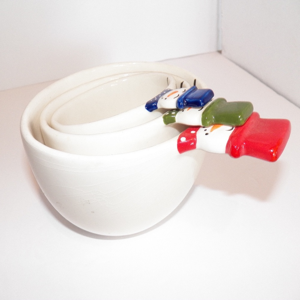 Set holiday bowls